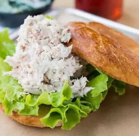 Tuna salad bagel sandwich